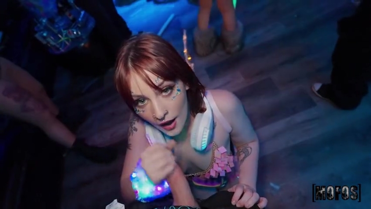 Letspostit - Cleo Moon - Silent Disco Party_main_thumbnail