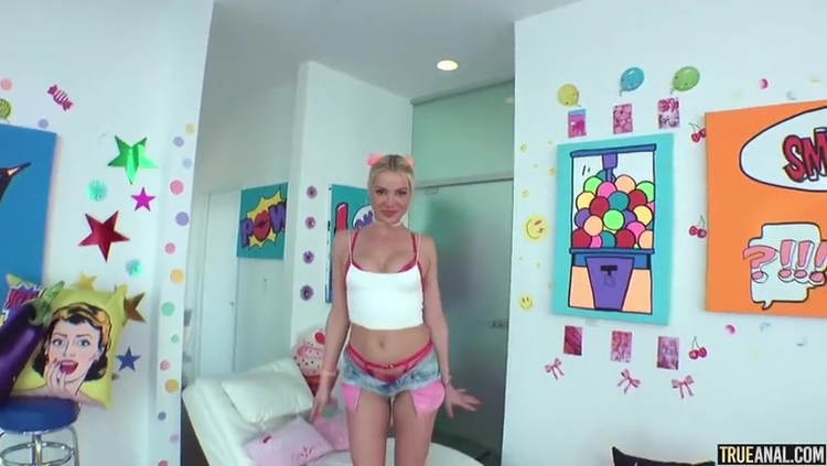 Cherry Keeps Her Butt Ready_main_thumbnail