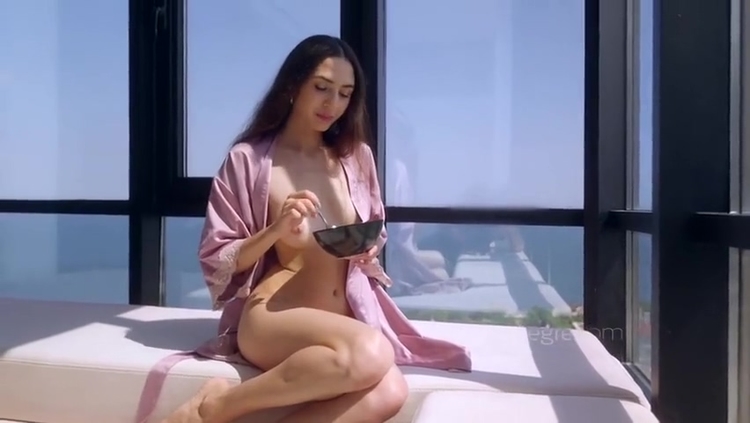 A Day In The Life Of Kerry_main_thumbnail