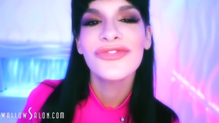 Gambling Hottie At Redhead_main_thumbnail