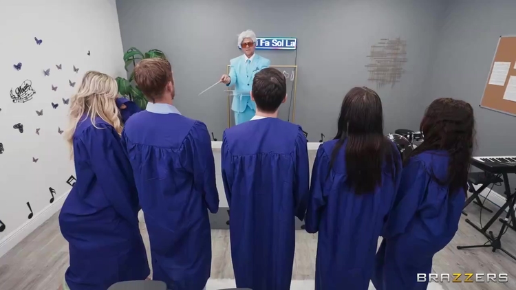 Wet Kayley Gunner And Violet Gems At Big Ass Action_main_thumbnail