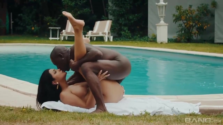 Watch Marvelous Mariskaxs Movie_main_thumbnail