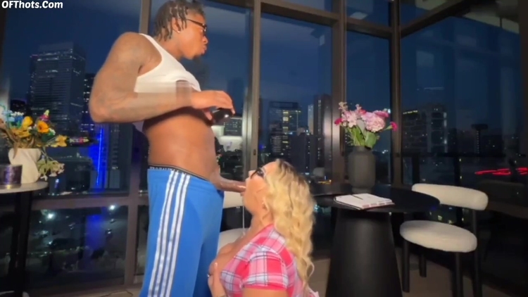 Phat Ass White Girl Vs Bbc_main_thumbnail