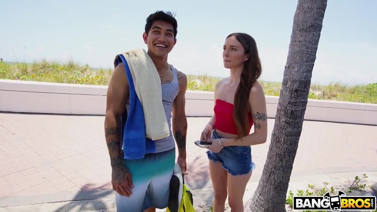 Tess Thompson, Arin Jones The Big Fan_main_thumbnail