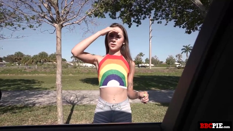 Irresistible Daisy Fox At Brown Hair Dirt_main_thumbnail