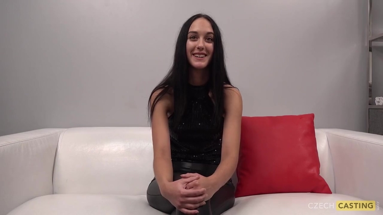 Hot Tart Crazy Porn Casting Movie_main_thumbnail