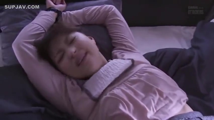 Front Of Husband_main_thumbnail