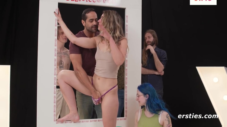 Tinder In Real Life ( Of 5)_main_thumbnail