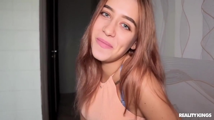 Mollys Long Hair Video_main_thumbnail