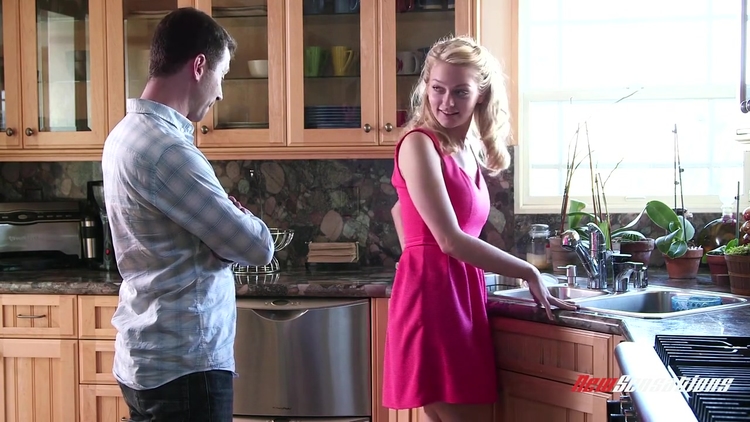 Alli Rae 110714_main_thumbnail