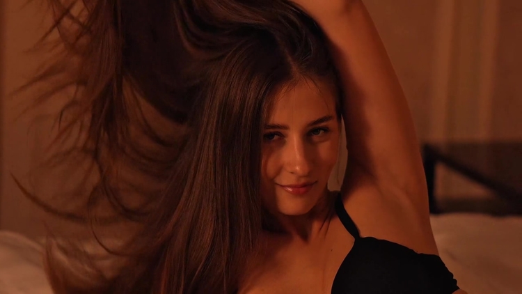 Fuck It, This Million-dollar Babe Will Make You Cum In A Minute!_main_thumbnail