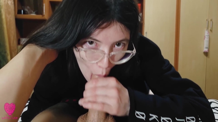 A Student 18+ Agrees To A Blowjob And Asks For Help With Her Studies_main_thumbnail