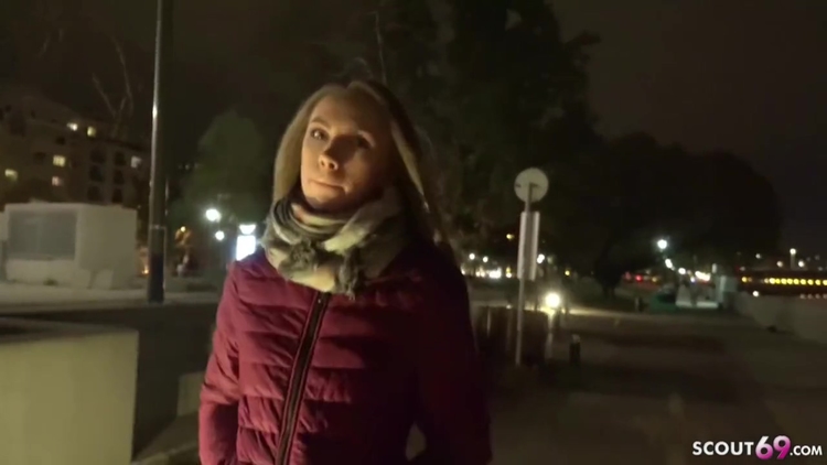 Tiefer Anal Fick Fuer Veronica Bei Strassen Casting_main_thumbnail