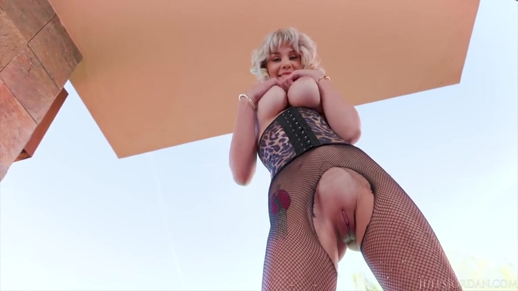 All Natural Busty Teen 18+ Gabbie Carter_main_thumbnail