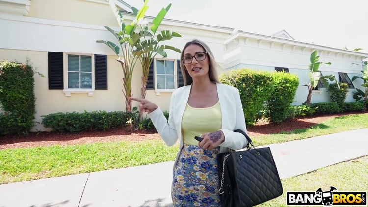 Synnful Hot Milf With Bbc On The Go - Mandy Rhea_main_thumbnail