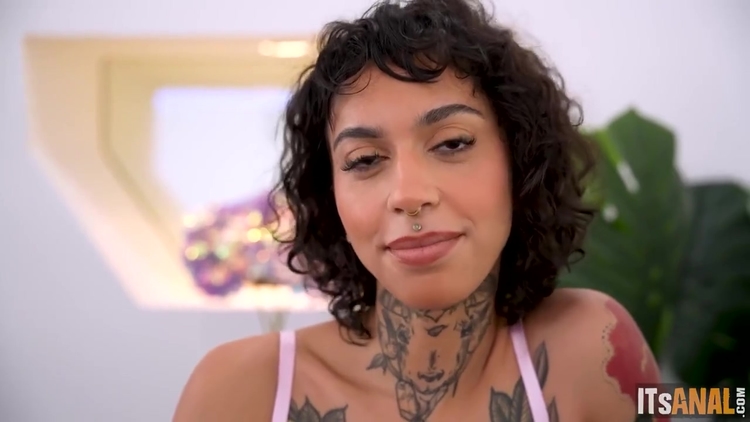 Ravyn Alexa - Black Dong Like Butt Hole Stretcher_main_thumbnail