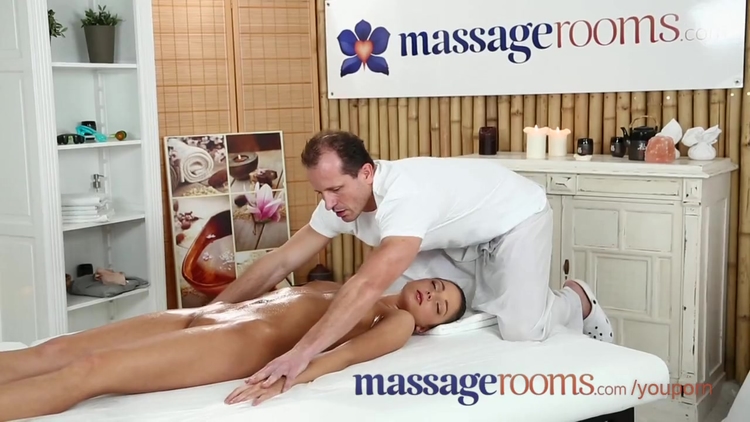 Stunning Russian Teen 18+ Has Tight Hole Filled With Big Dick_main_thumbnail