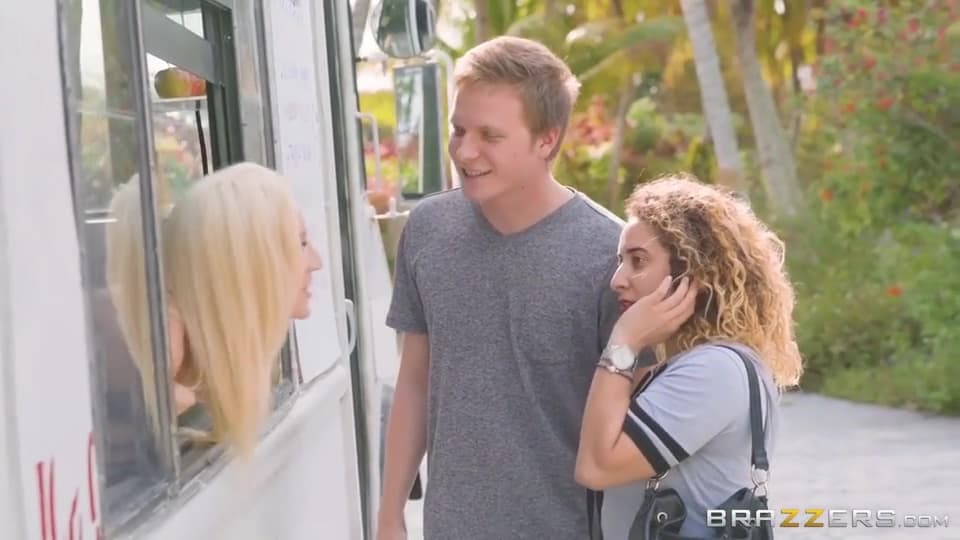 Jade Amber Screams For Ice Cream_main_thumbnail