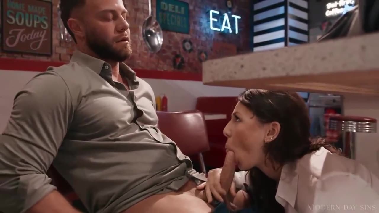 Inviting Liz Jordan At Curvy_main_thumbnail