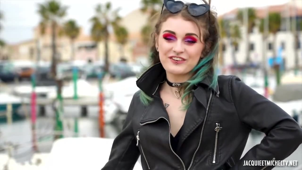 Trixy Got Used To The Camera!_main_thumbnail