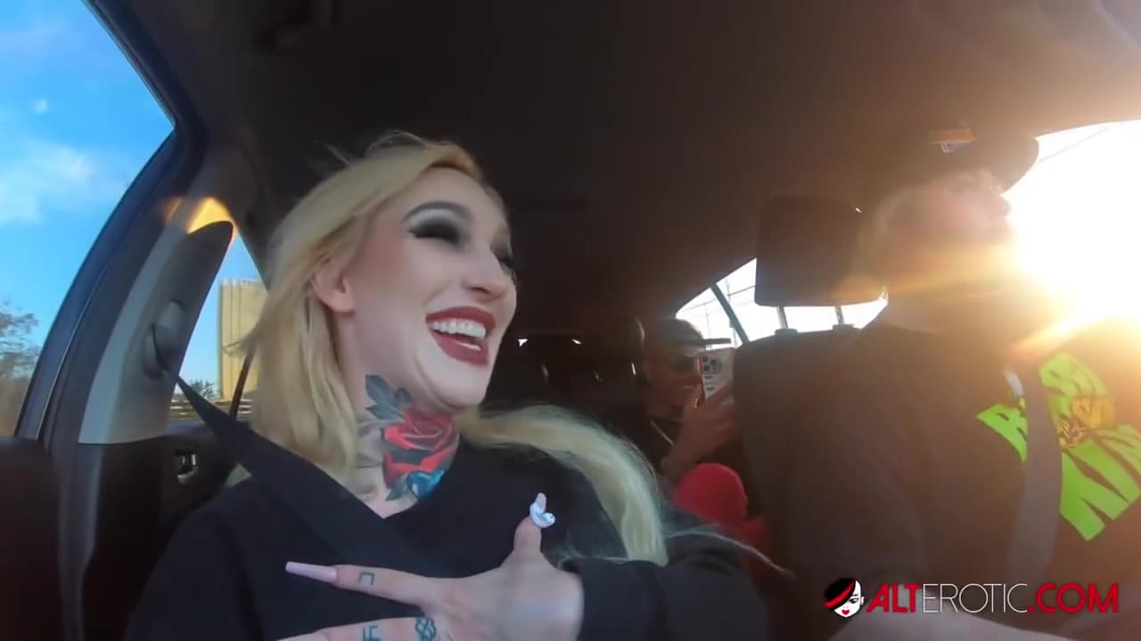 Does A Blindfold Gangbang With With Misha Montana_main_thumbnail