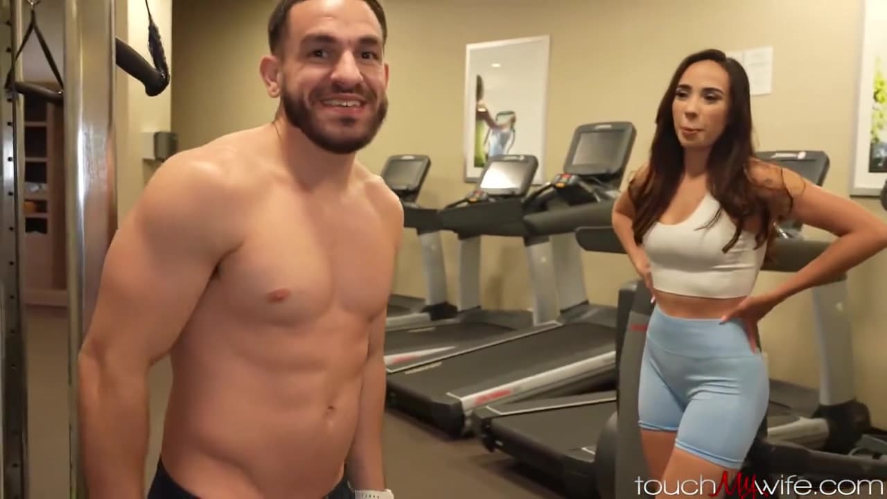 Hotel + Horny Hotwife = Great Vacation!_main_thumbnail