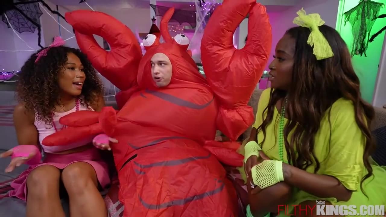 Cosplayin Stepmom In Unexpected Threesome? With Skyla Sun And Naomi Foxxx_main_thumbnail