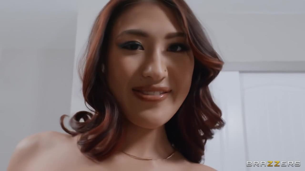 Mina Luxx - Nylon-clad Tits_main_thumbnail