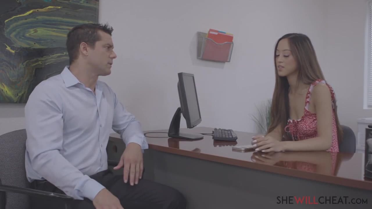 Explores Her Relationship Options With Her Boss_main_thumbnail