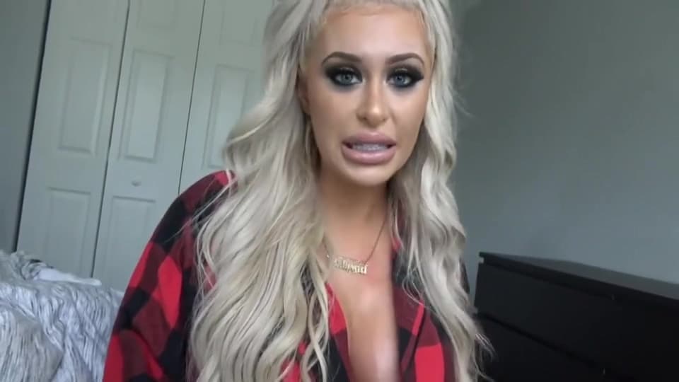 Blondie Sucks Big One-eyed Snake With Pride And - A_main_thumbnail