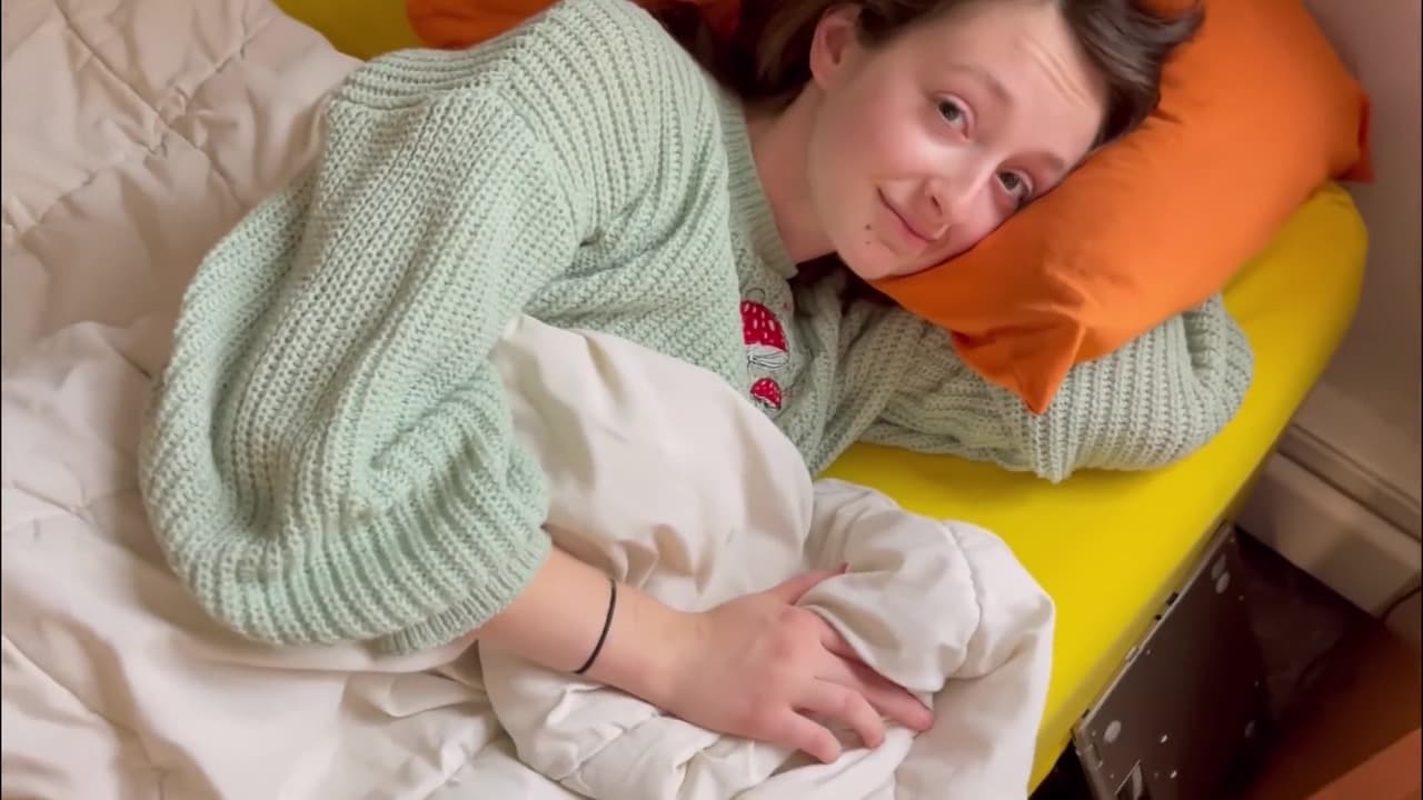 Girlfriend Experience Waking Her With A Hard Dick_main_thumbnail