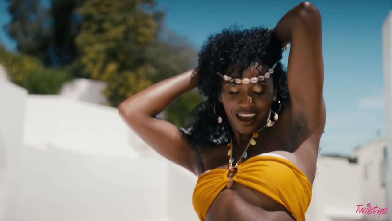 Nicole Kitt - Totm - Sun Goddess_main_thumbnail