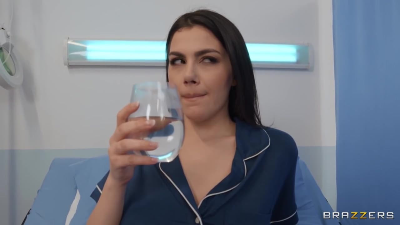 Gangbang Di Emergenza - Valentina Nappi_main_thumbnail