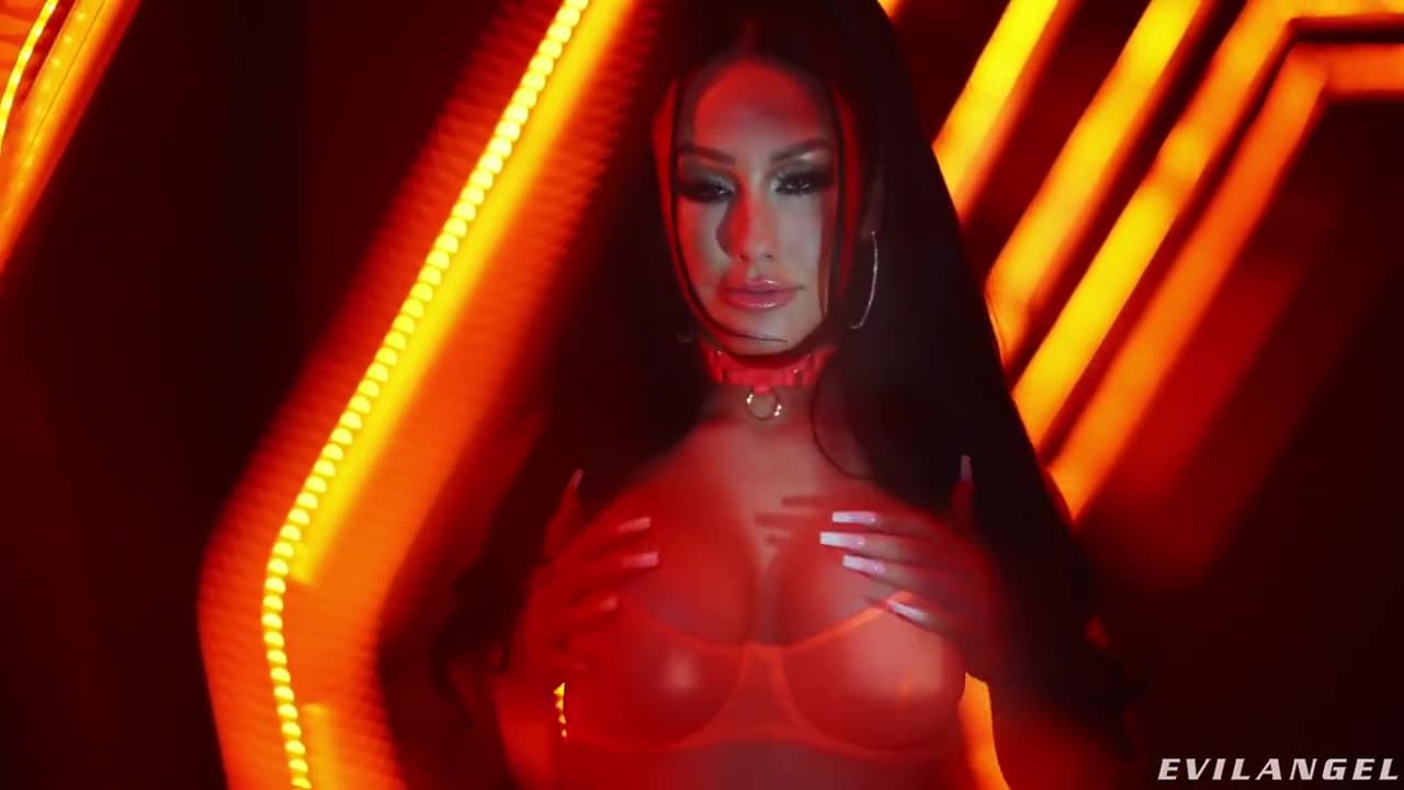 New Jennifer White (02-07-2023)_main_thumbnail