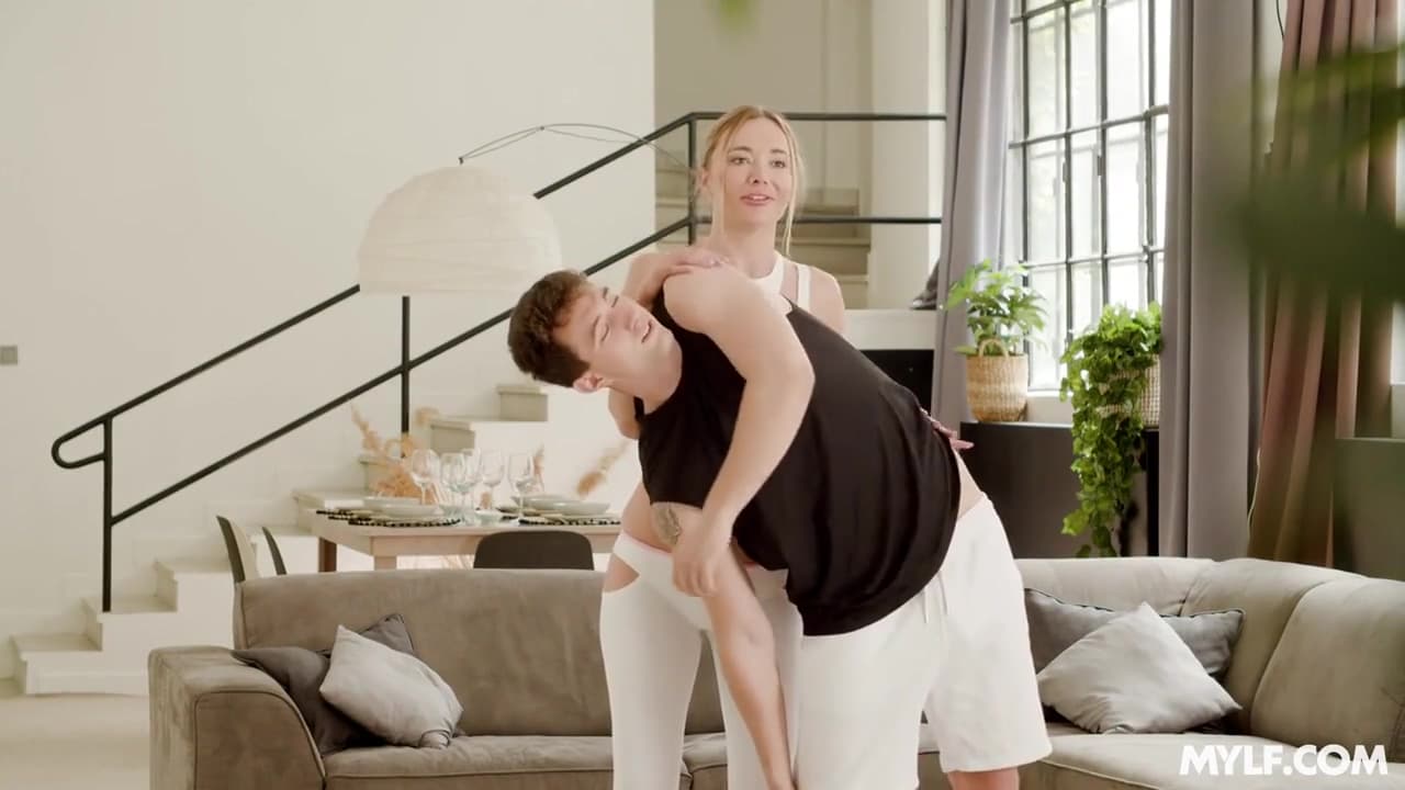 Venera Maxima - The Gym Teacher_main_thumbnail