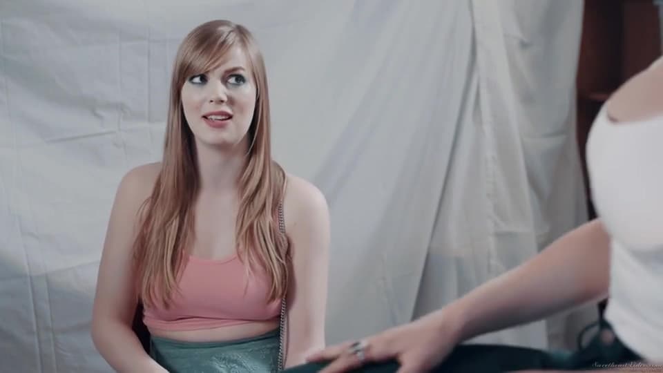 Steamy Blond Hair Babes In Action_main_thumbnail