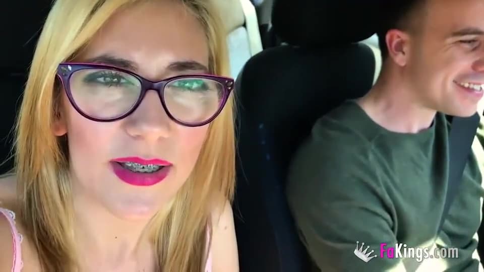 Slender Girl With Hotly Tattooed Body Gets Licked An_main_thumbnail