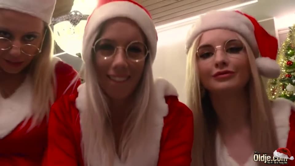 Old Santa And Three Naughty Girls_main_thumbnail