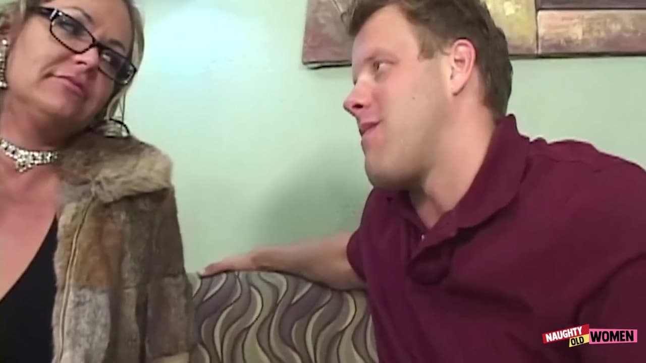 Junior Guys Pay More Attention To Milfs Clits And Fuck Them Better Than Their Husbands_main_thumbnail