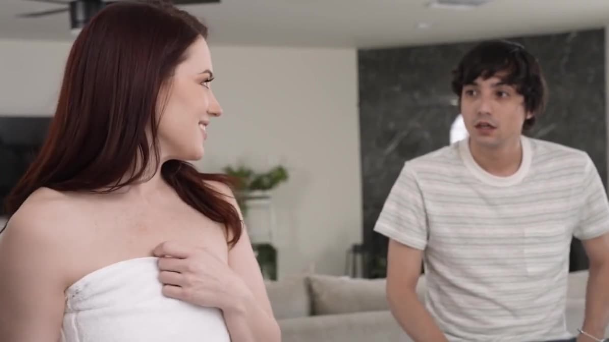 Sexy Step mom Framed Hairy Pussy For Stepson_main_thumbnail