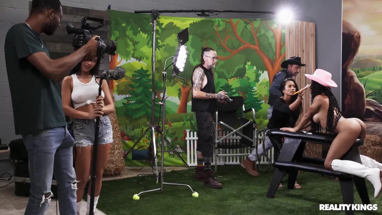 Kira Noir, Queenie Sateen, Hollywood Cash - Camera Guy Takes Two_main_thumbnail