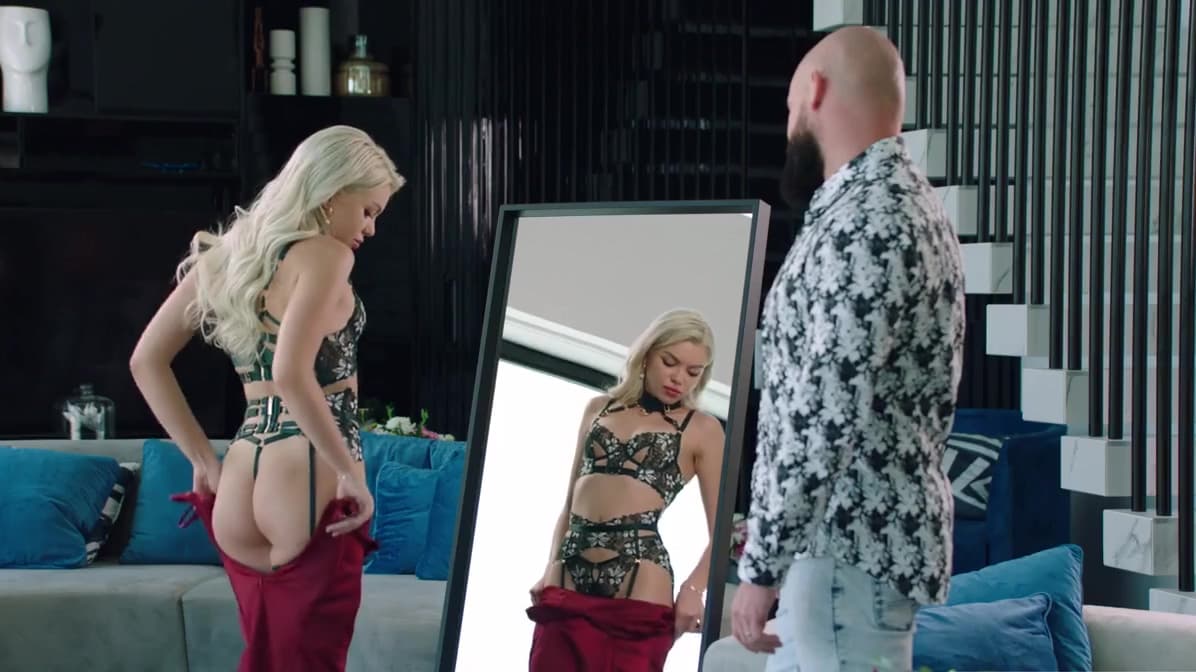 A Cute Blonde Gave Herself To A Black Man After A Romantic Date_main_thumbnail