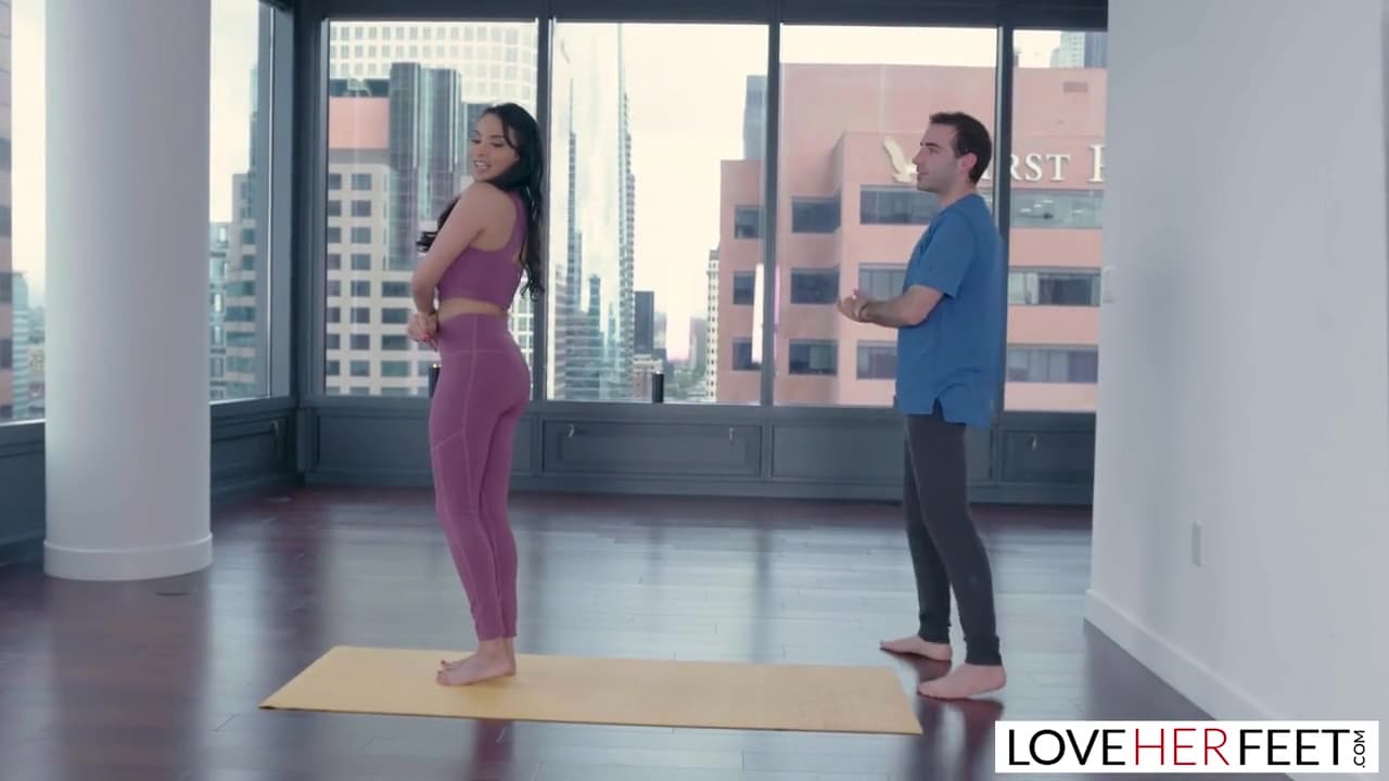 Big Tits Anissa Kate Fucks Her Yoga Instructor_main_thumbnail