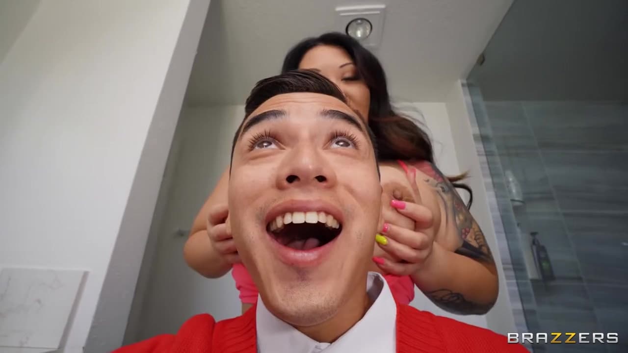 Selfie Slut Needs Some Help With Tokyo Leigh_main_thumbnail