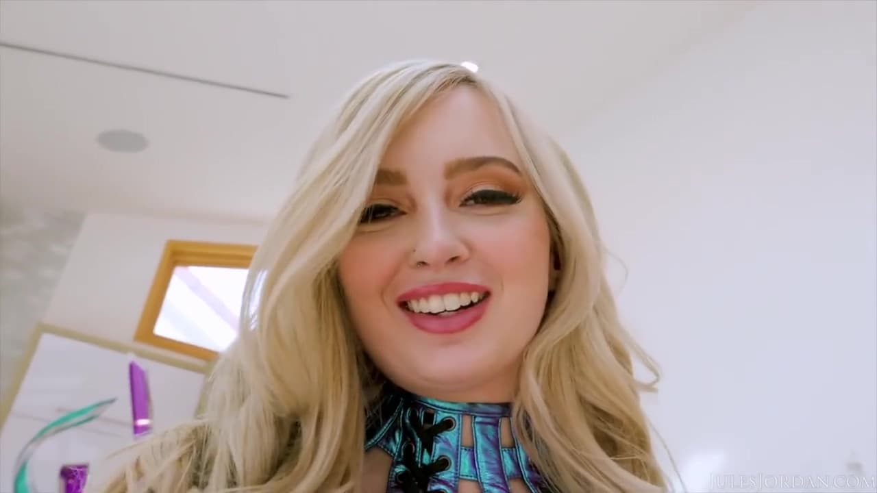 Little Lexi Lore Wants A Super Sized Monster Cock Up Her Ass_main_thumbnail