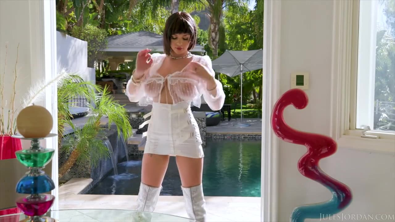 All Natural Teen 18+ Heartthrob Gabbie Carter Gets Deep Anal_main_thumbnail