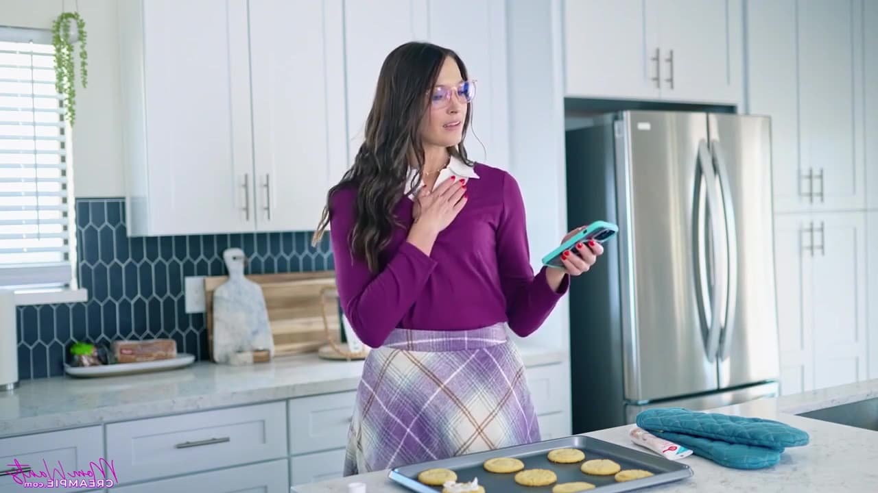 Katrina Colt Hot Milf With Glasses Porn Video_main_thumbnail