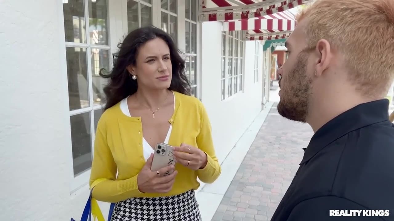 Sexy Stepmommy Penny Barber Incredible Adult Clip_main_thumbnail