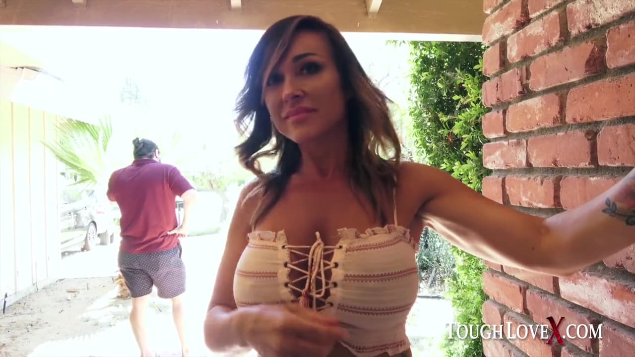 Custom Design Cougar Wants The Tough Love_main_thumbnail