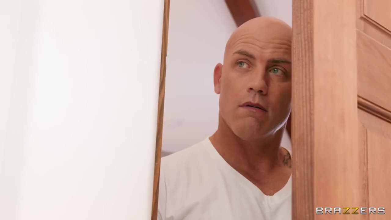 Fat Latina Gets Massaged_main_thumbnail